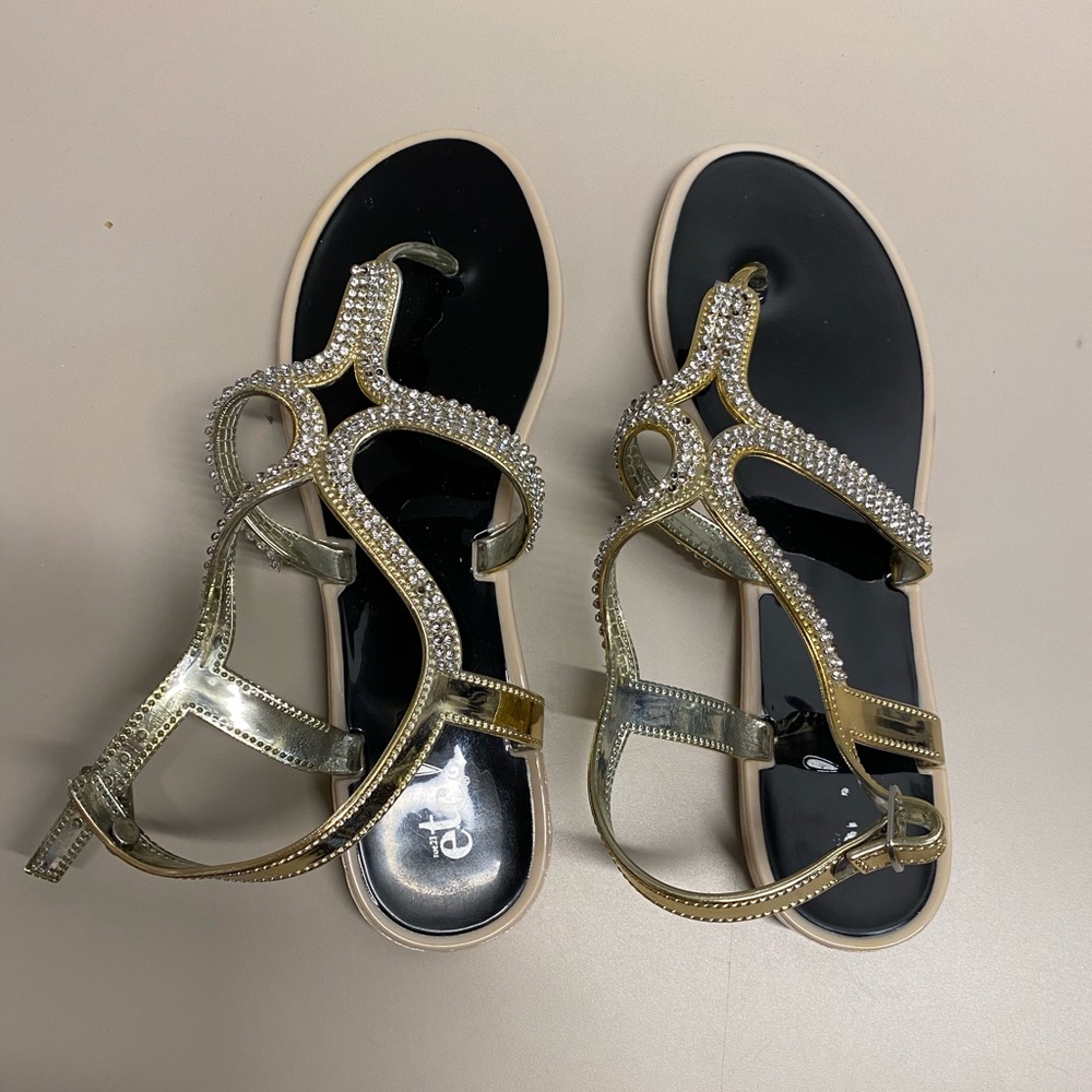 Women’s sandals